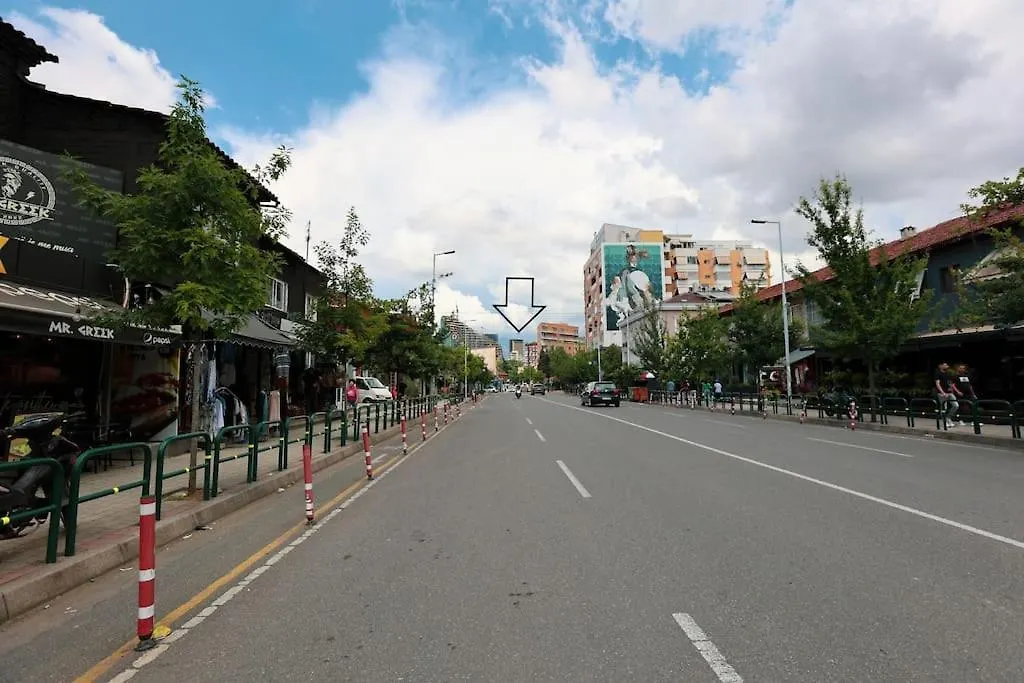 Lively Center Of Tirana Apartment