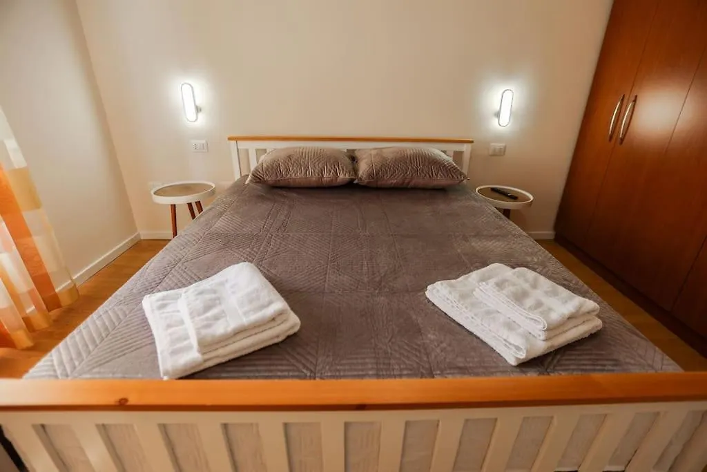 Lively Center Of Tirana Apartment 0*,