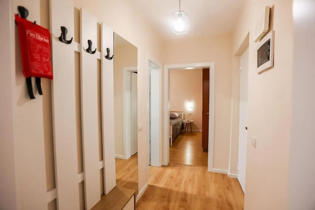 Lively Center Of Tirana Apartment