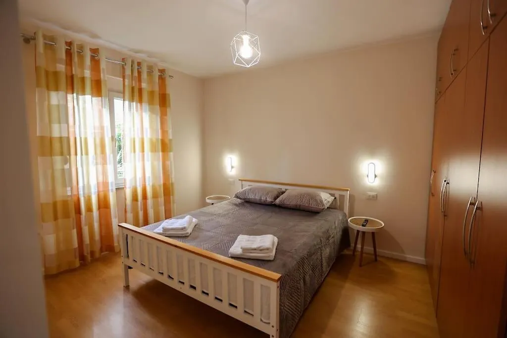 Lively Center Of Tirana Apartment
